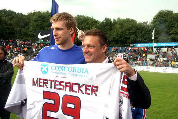 Mertesacker Pocher Lahm   141.jpg - Foto: Stefan Kamer